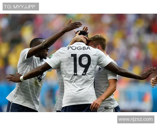 足球明星在街头的真实瞬间精彩视频素材分享